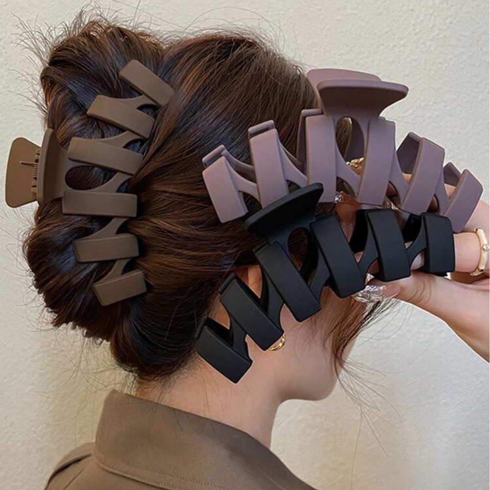 💋NWT Elegant Black and Brown Hair Claw Clips